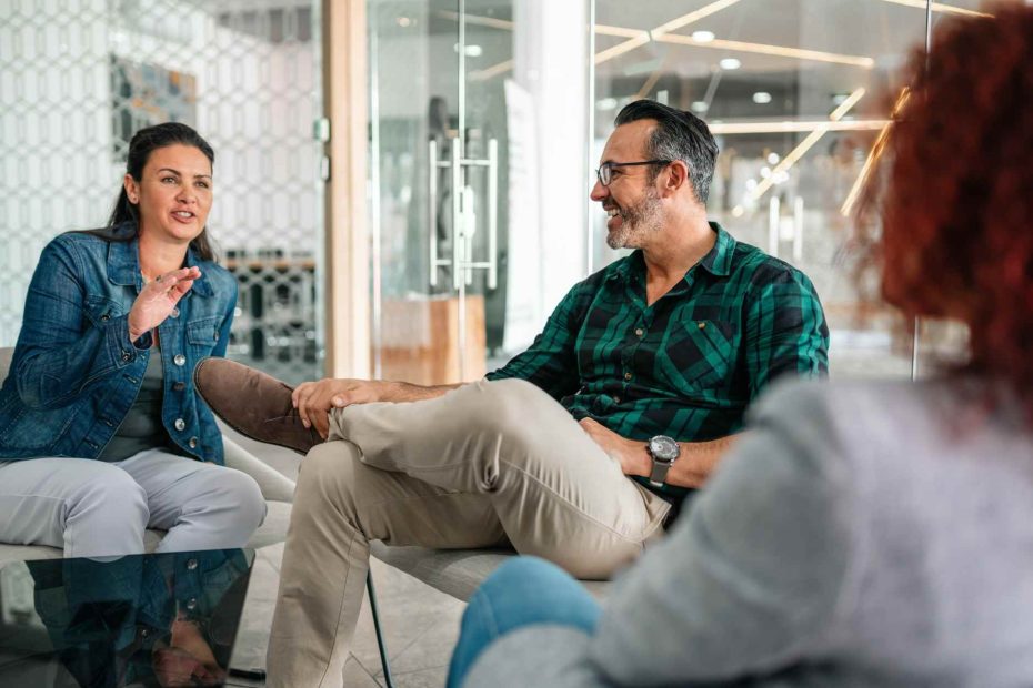 10 stratégies de coaching en entreprise pour développer les compétences clés en leadership 44 Rencontre de coaching entre collaborateurs