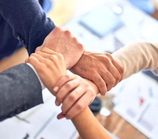 Coach OKR pour faciliter le processus de planification stratégique 2 Faire appel à un coach OKR comme Eric Boucher peut permettre à une entreprise d'éviter des erreurs coûteuses lors du processus de fixation d'objectifs.